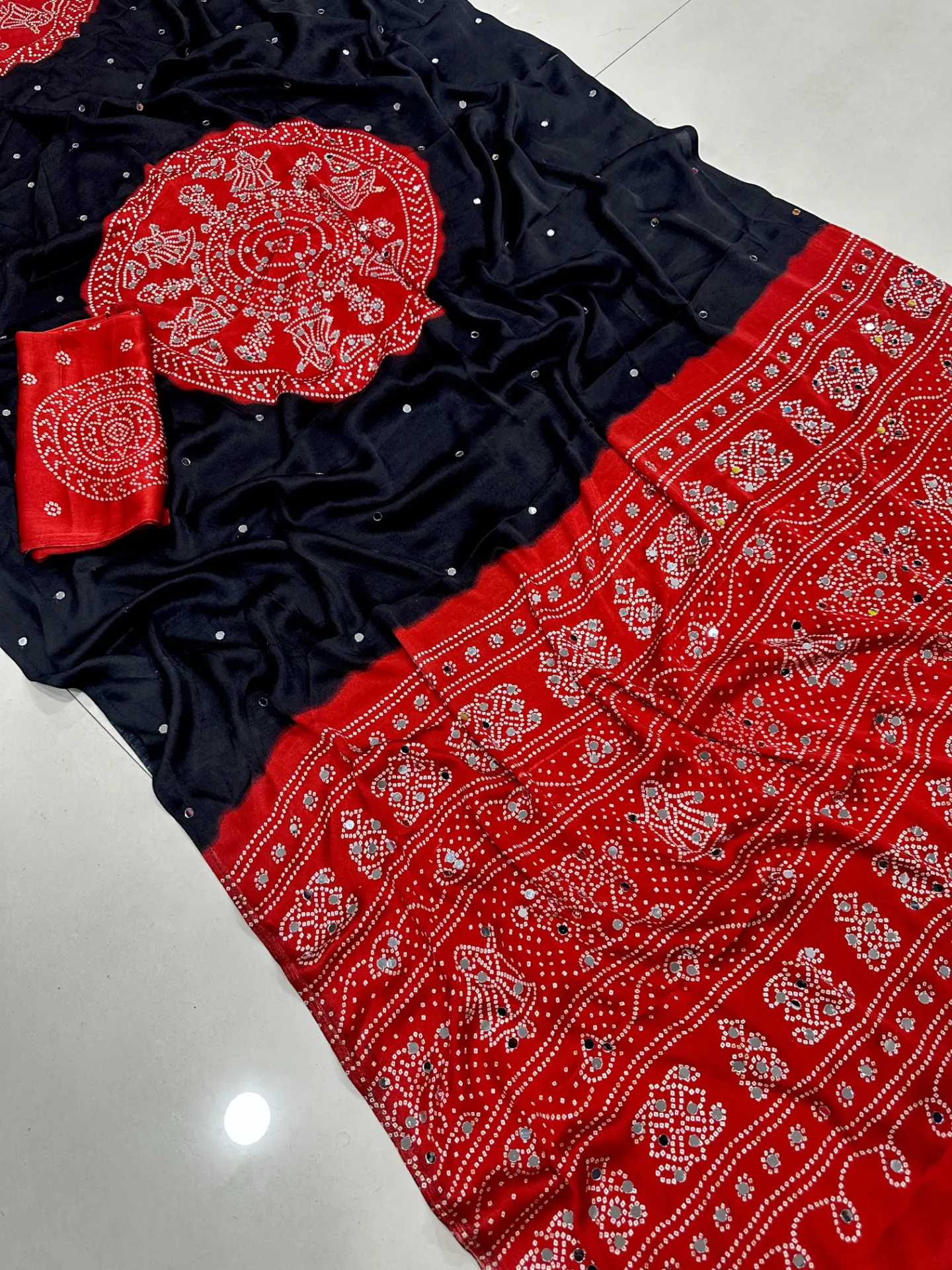 Aarko border saree