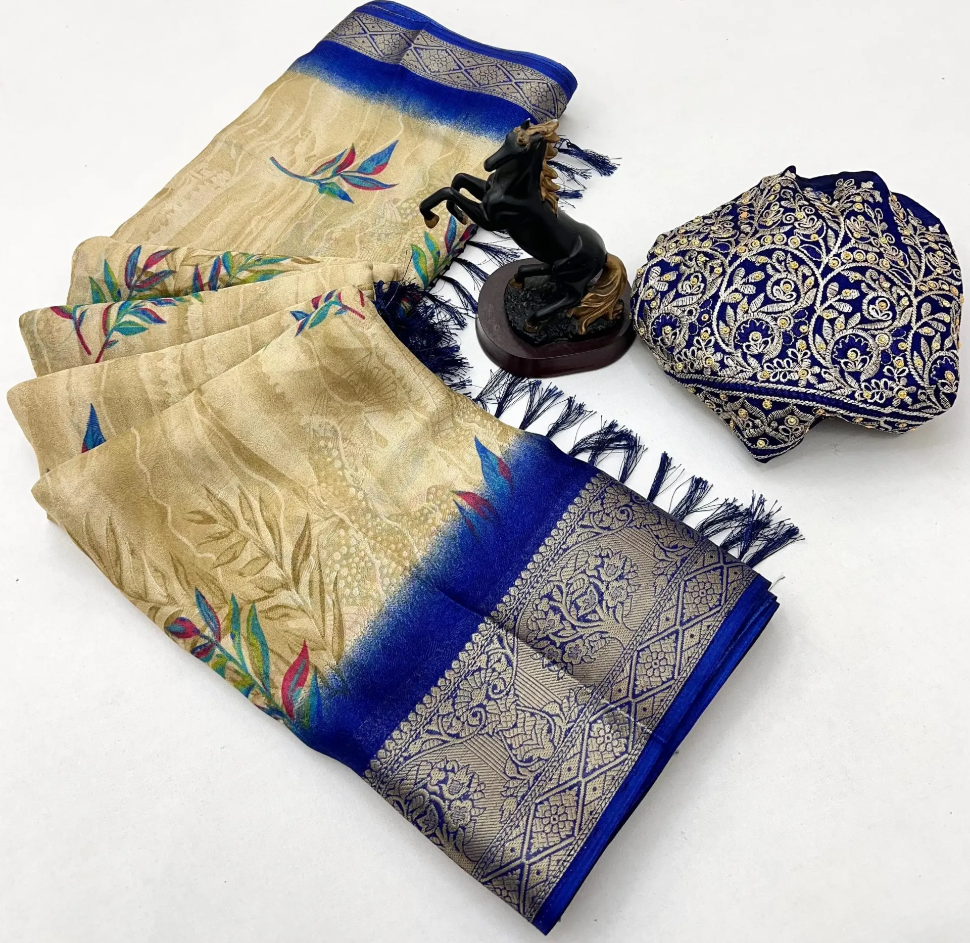 *✨ Elegant Floral Saree ✨* (Blue)